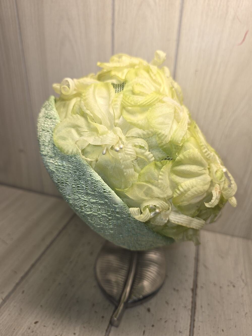 VTG Mid Century Modern Pill Box Hat Green Silk Flowers Union Made In USA Grandma